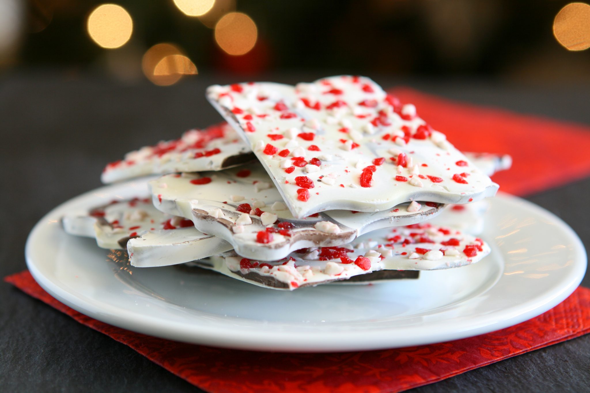 Easy Christmas Peppermint Bark Mama Loves To Eat