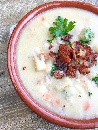 Looking for a delicious New England Clam Chowder recipe? This recipe is flavorful and delicious. It can be made to be a lower fat New England Clam Chowder recipe. This New Englad Clam Chowder recipe will be your new favorite comfort food.