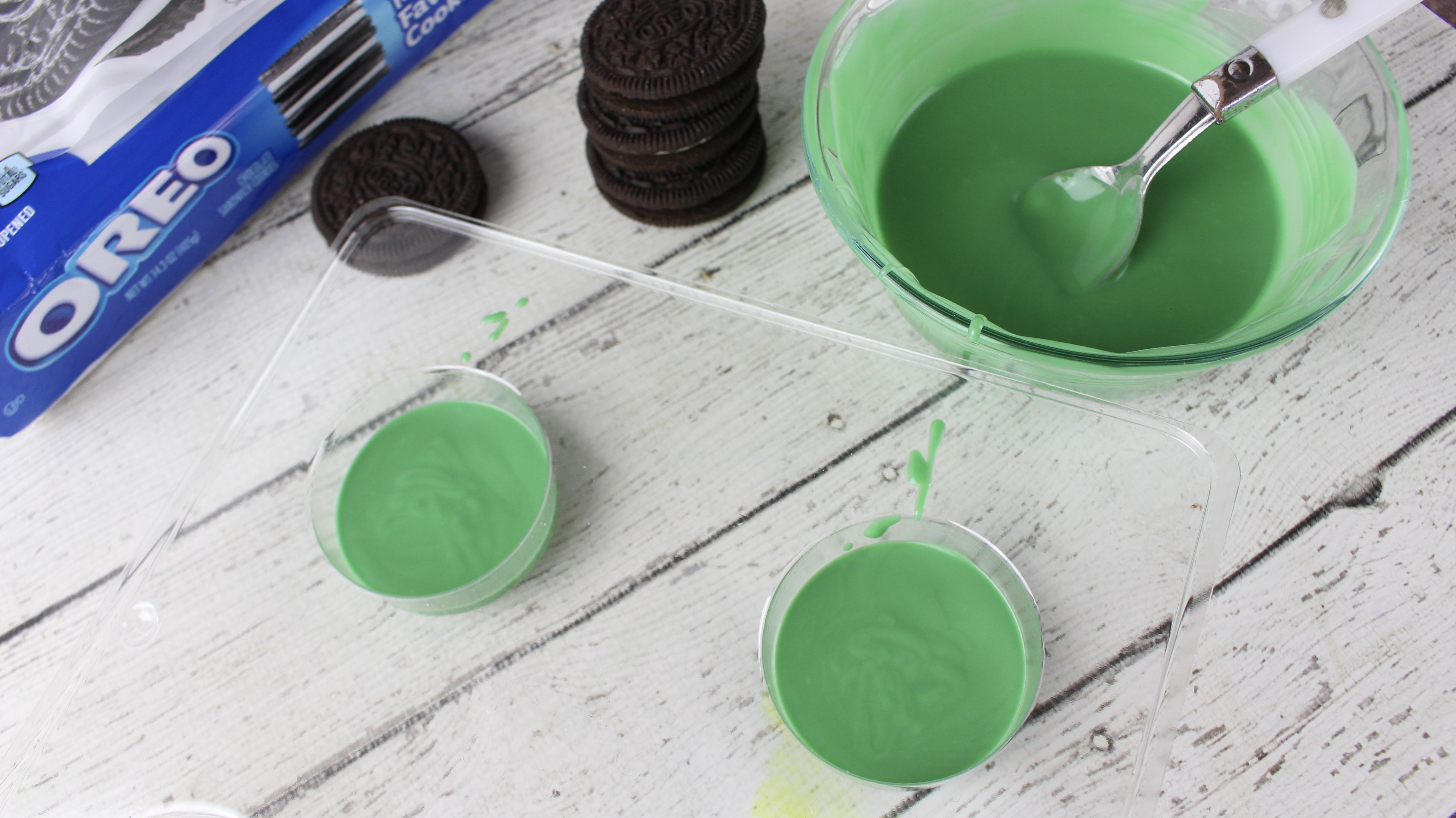Want to make delicious St. Patrick's Day cookies? These shamrock cookies are made using Oreos and candy melts. Perfect for celebrating St. Patrick's Day.