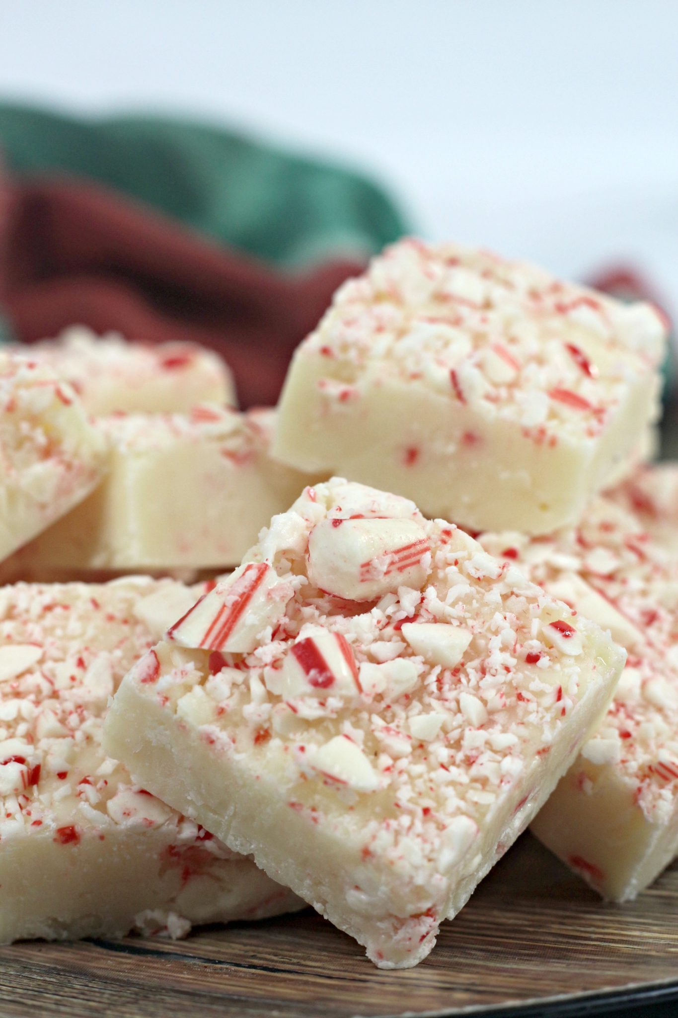 Candy Cane Fudge - Christmas Fudge| Mama Loves to Eat