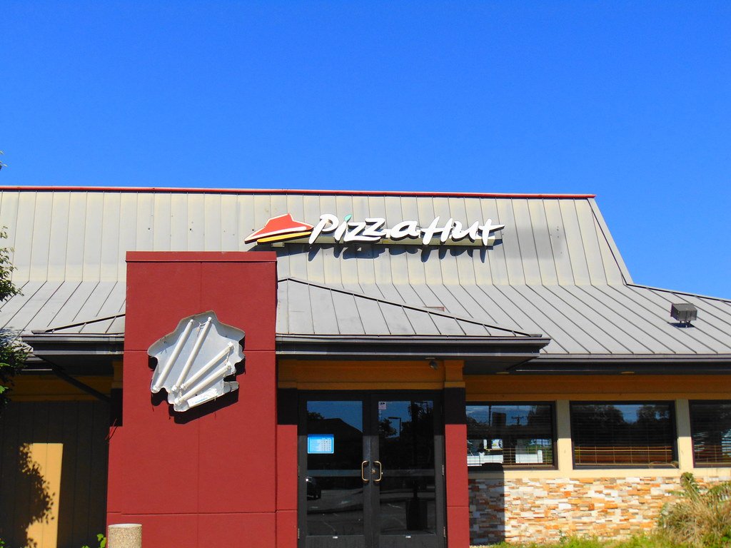 The "Pizza Hut" Experience: Why the Red Roof Restaurants Are Going Extinct