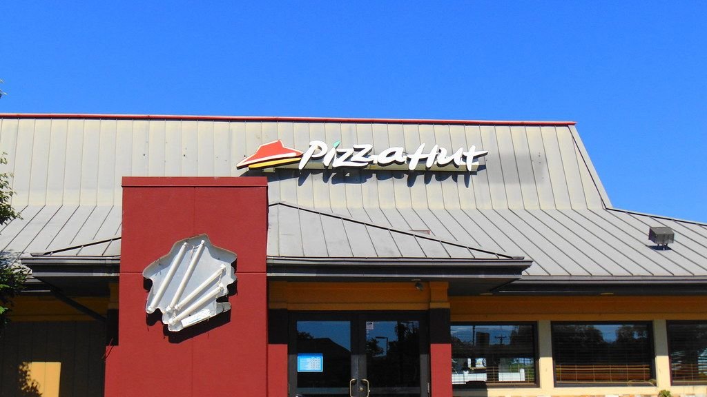The "Pizza Hut" Experience: Why the Red Roof Restaurants Are Going Extinct