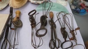 5 Kitchen Gadgets Every 1950s Housewife Owned That No One Uses Anymore