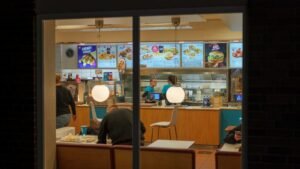 7 Ways Fast Food Chains Subtly Manipulate Your Senses to Make You Spend More