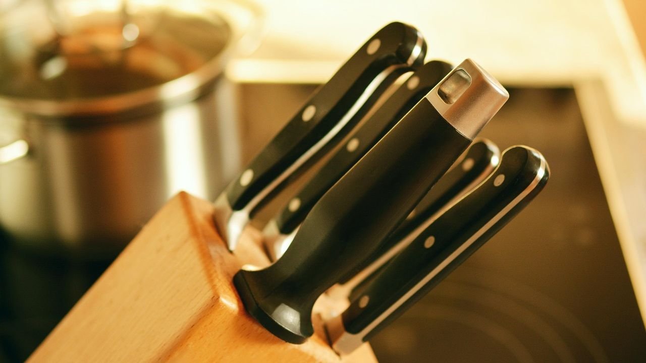 10 Kitchen Items You Should Put Away Before Dinner Guests Arrive