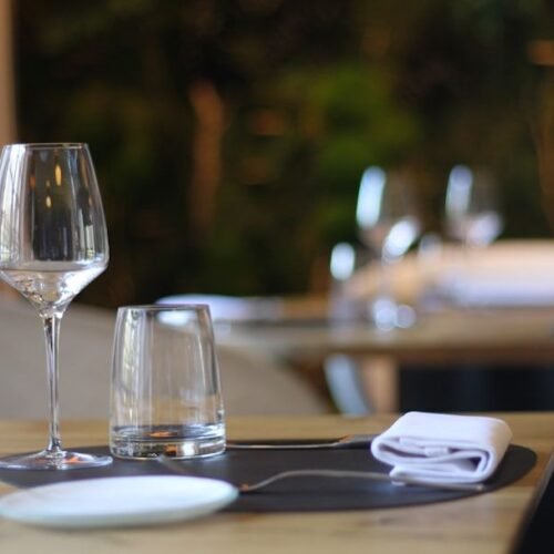 Experienced Servers Instantly Pick Up On These 6 Things When You Order