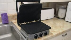 As a Private Chef, These Are 4 Kitchen Upgrades I Recommend - and 4 I Avoid