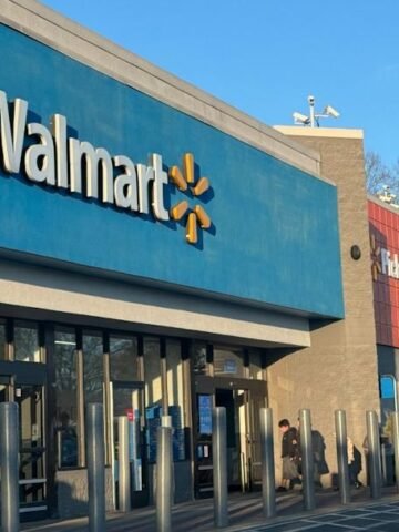 Walmart's AI Pricing Shift Is Disrupting the Billion-Dollar Grocery Market