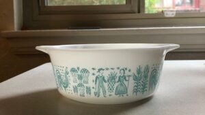 8 Vintage Kitchen Fixtures Worth Thousands That Collectors Still Search For