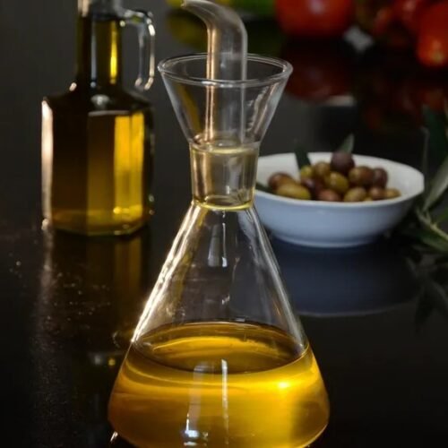 Avocado vs. Olive Oil: Which Has More Healthy Fats, Antioxidants, Vitamins?