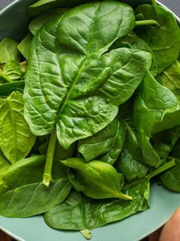 Spinach vs. Kale: Which Has More Iron, Calcium, Antioxidants?