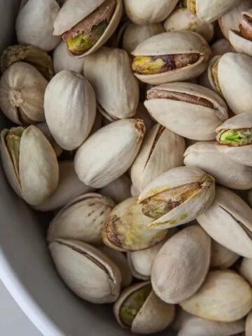 Peanuts vs. Pistachios: Which Has More Fiber, Protein, Antioxidants?