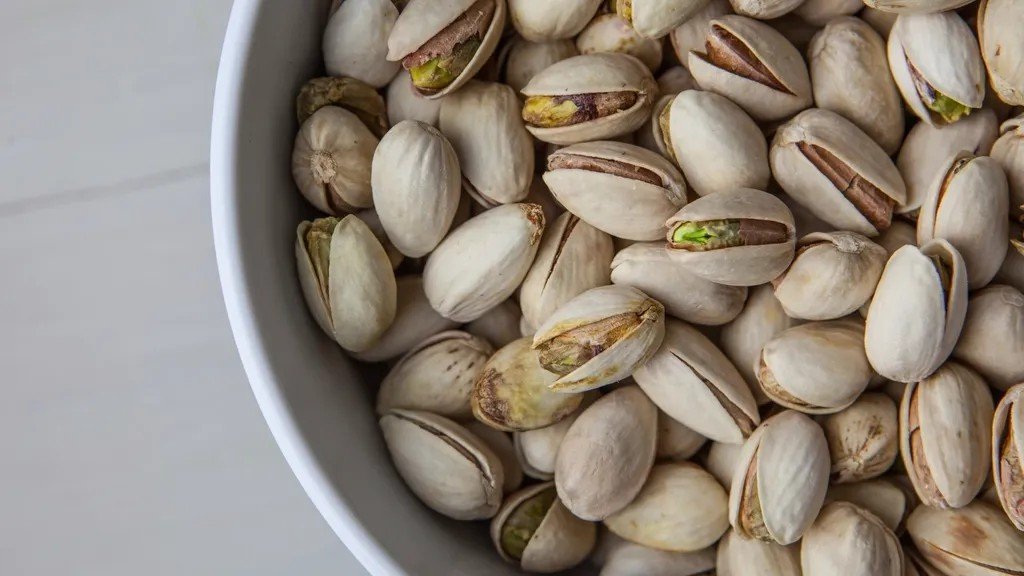 Peanuts vs. Pistachios: Which Has More Fiber, Protein, Antioxidants?