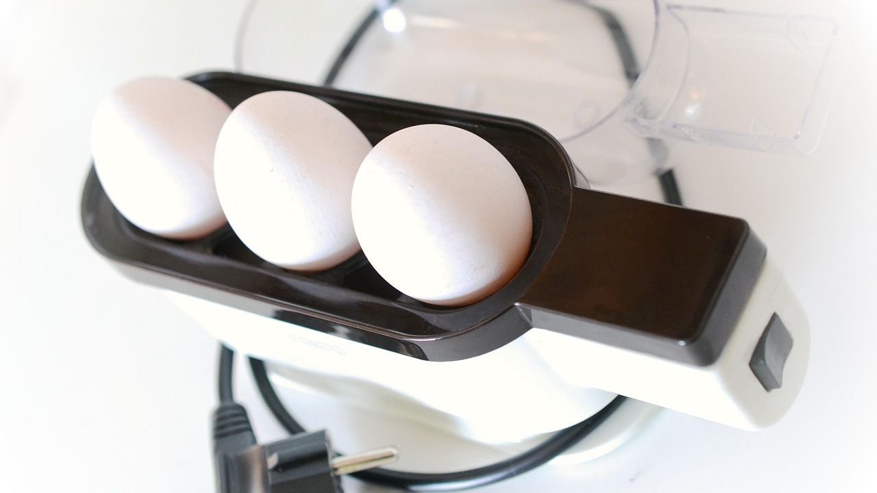 10 Kitchen Gadgets Buyers Assume Will Need Immediate Removal