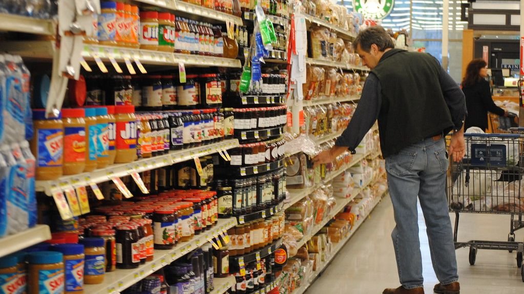 12 Grocery Store Tricks Most Shoppers Miss - According to Former Employees