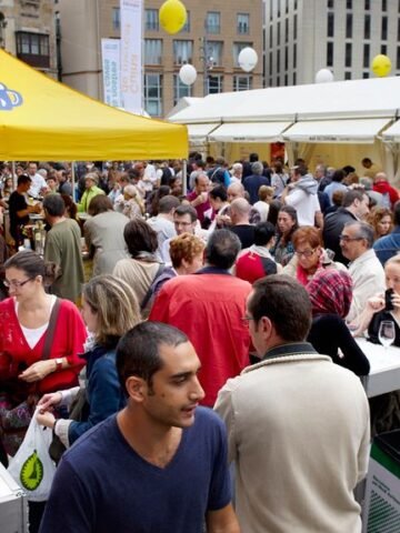 8 Food Destinations That Are Quietly Losing Their Culinary Appeal Each Year