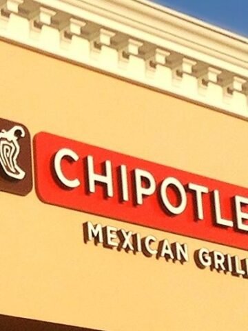 The Skip-It List: 11 Restaurant Chains Chefs Say Aren't Worth Your Money