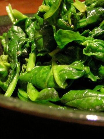 10 Foods That Contain More Magnesium Than Dark Chocolate - And Most People Don't Know It