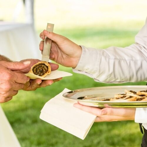 Do This at a Restaurant: 10 Chef Tips That Instantly Make Servers Love Your Table