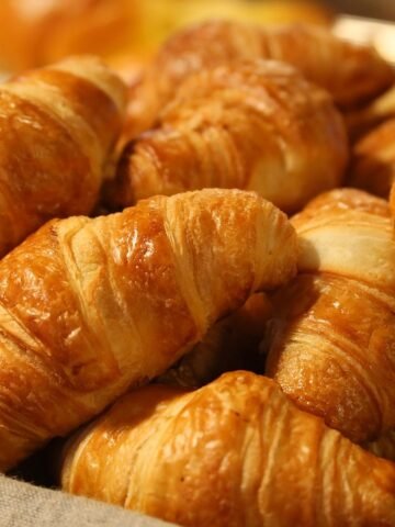 9 Strange Food History Coincidences That Still Puzzle Culinary Experts