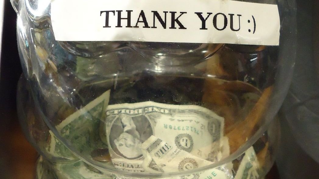 A Former Waiter Shares: 10 Signs Your Server Already Knows You're a Bad Tipper