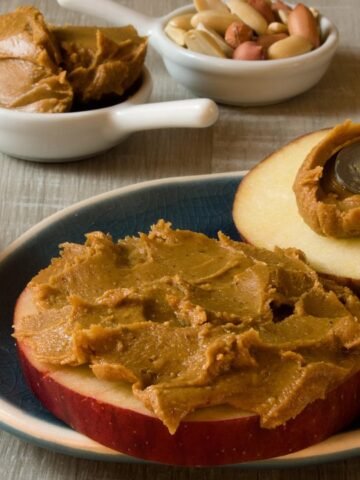 7 Healthy Snacks for Weight Loss - and 3 That Can Add Pounds