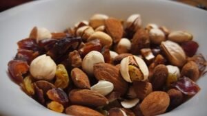 Top 10 Superfoods for Cholesterol Control, Weight Balance, and Immunity