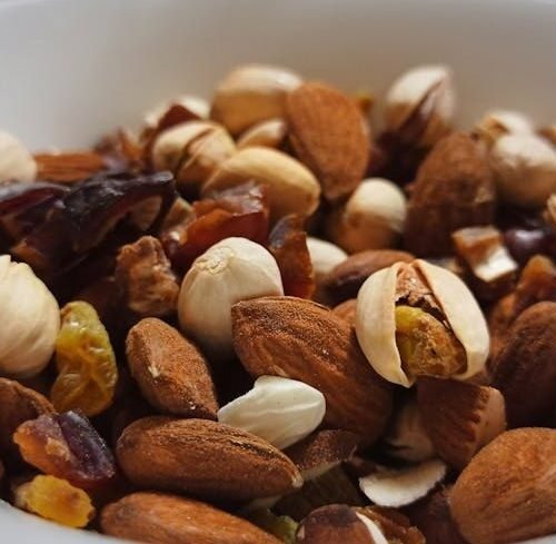 Top 10 Superfoods for Cholesterol Control, Weight Balance, and Immunity