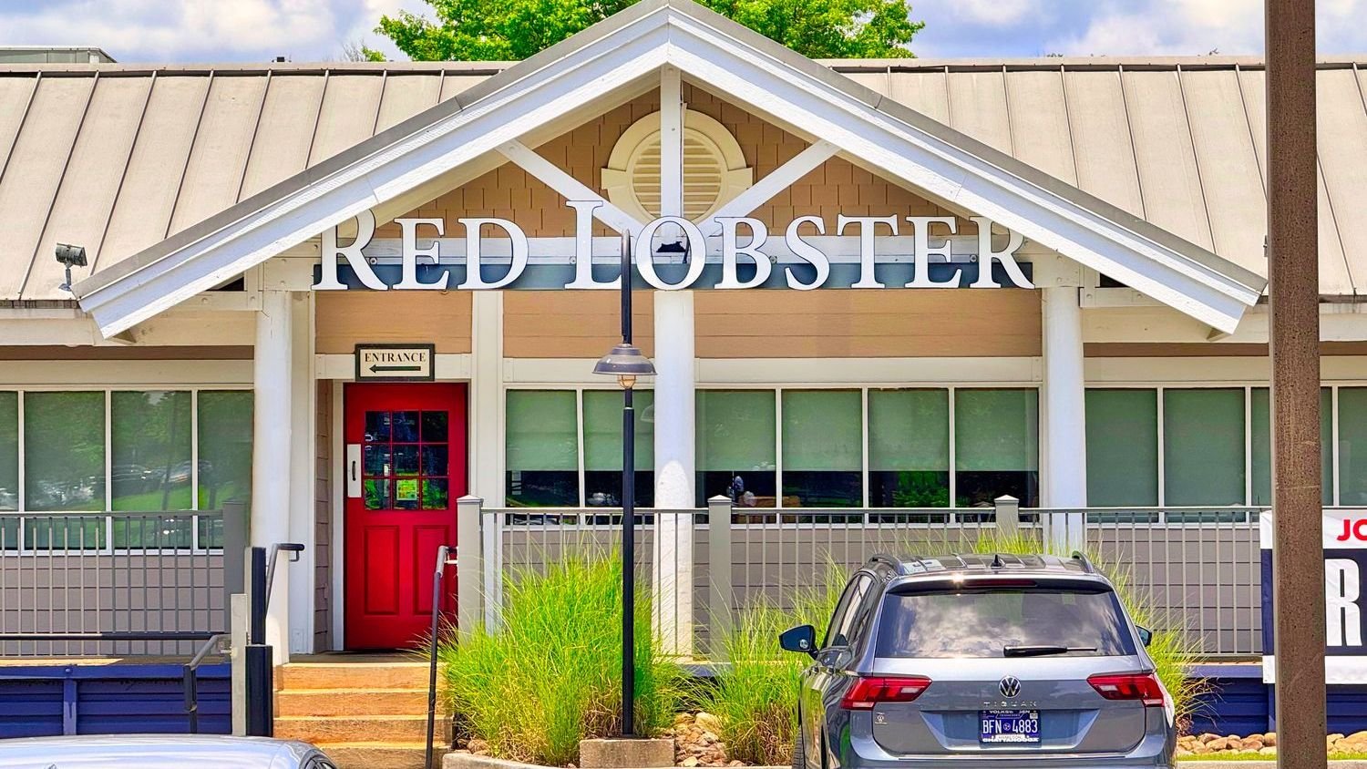 These 9 Fast-Food Chains Americans Are Quietly Turning Away From