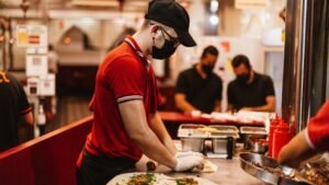 9 Fast Food Items Workers Say You Should Think Twice About Before Ordering Again