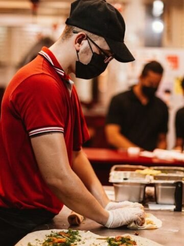 9 Fast Food Items Workers Say You Should Think Twice About Before Ordering Again