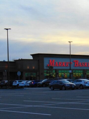 Don't Shop at These Grocery Stores Without Checking Prices - Try These 8 Instead