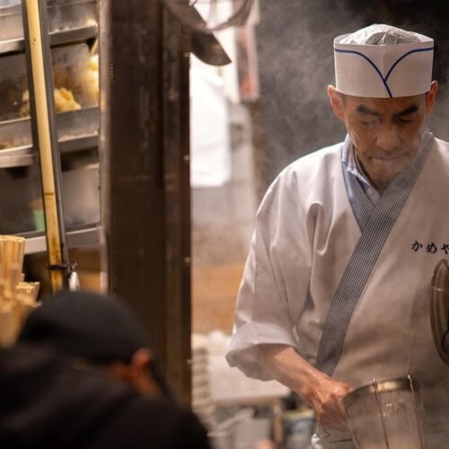 A Restaurant Server Reveals 15 Habits That Quietly Frustrate Kitchen Staff