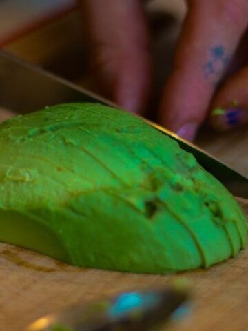 Chefs Warn: These 7 Popular Kitchen Hacks Are Actually Unsafe, Yet People Keep Trying Them