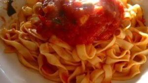 A Chef With 20 Years of Experience Reveals 12 Grocery Store Items He Never Buys