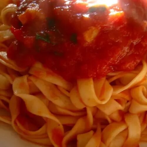 A Chef With 20 Years of Experience Reveals 12 Grocery Store Items He Never Buys