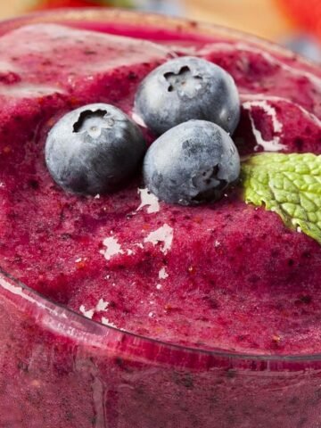 6 "Healthy" Smoothies With More Sugar Than a Glazed Donut