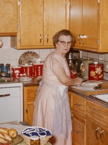 7 Old-School Cooking Tricks Grandma Used That Still Make Meals Taste Better
