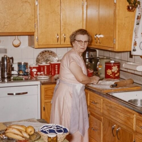 7 Old-School Cooking Tricks Grandma Used That Still Make Meals Taste Better