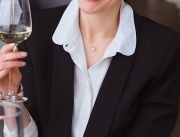 Restaurant Servers Notice These 10 Things About You the Moment You Sit Down