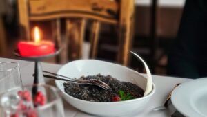 12 Common Dining Mistakes That Can Lead to a Bad Meal