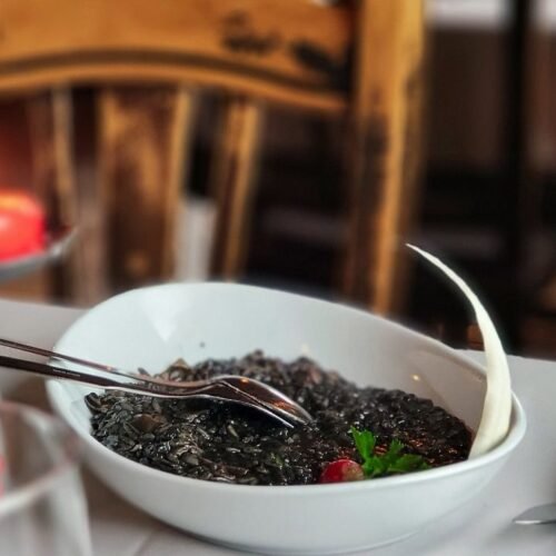 12 Common Dining Mistakes That Can Lead to a Bad Meal